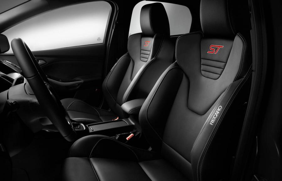  Ford Focus ST 2014 года  (фото 11 из 60)